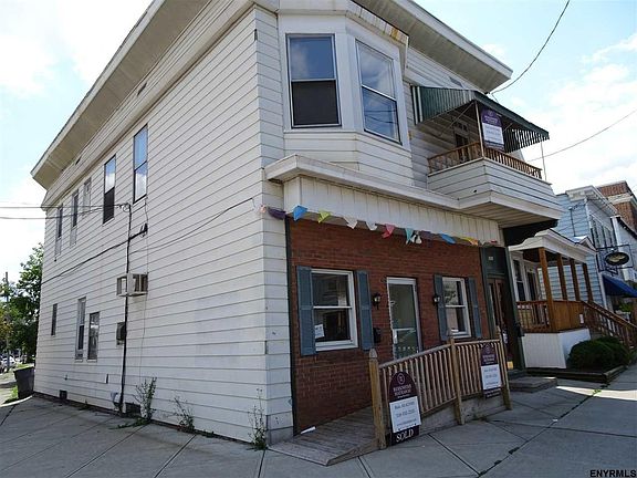 2nd image of 382 Delaware Ave