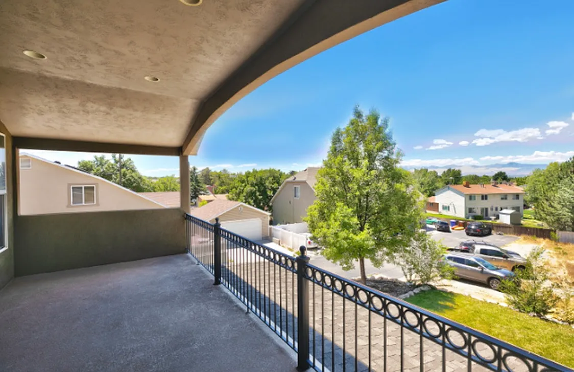 3 bed, 2000 sqft, $1,995 — Photo 4
