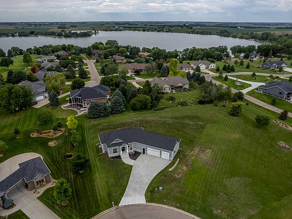 3rd image of 46884 Country Club Ln