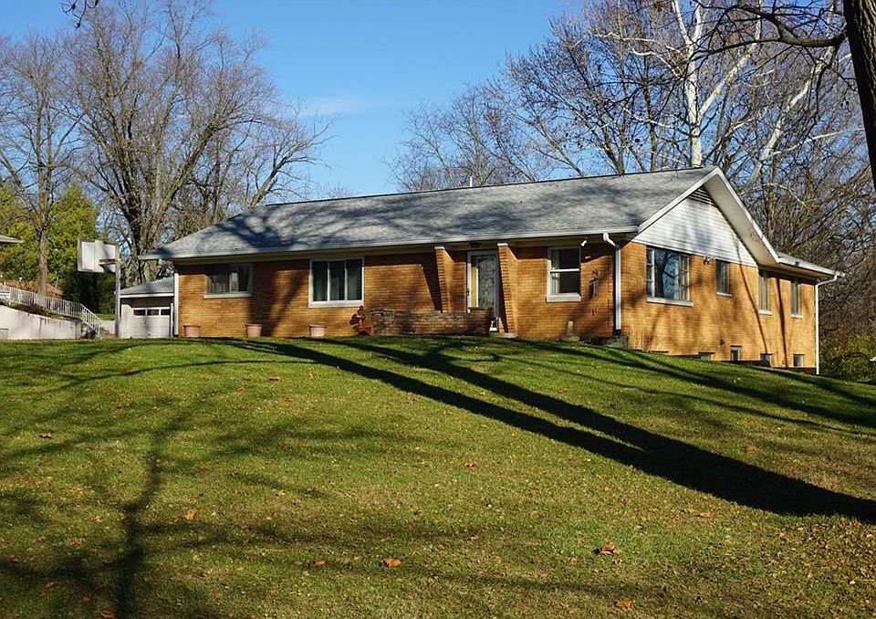 1st image of 205 East Dr