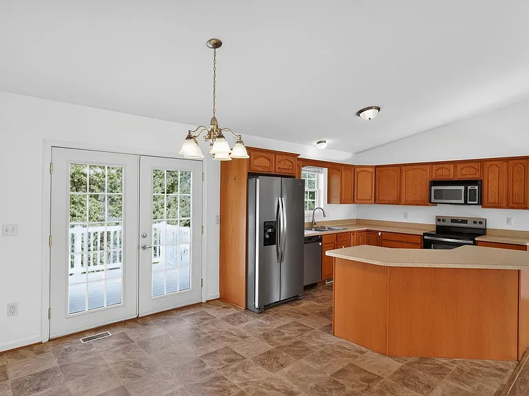 22628 Rue Woods Dr — Photo 3