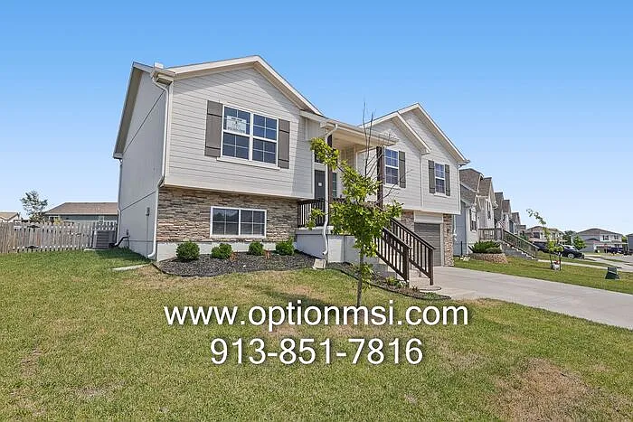 3 bed, 2.5 bath, 1932 sqft, $2,195 — Photo 3