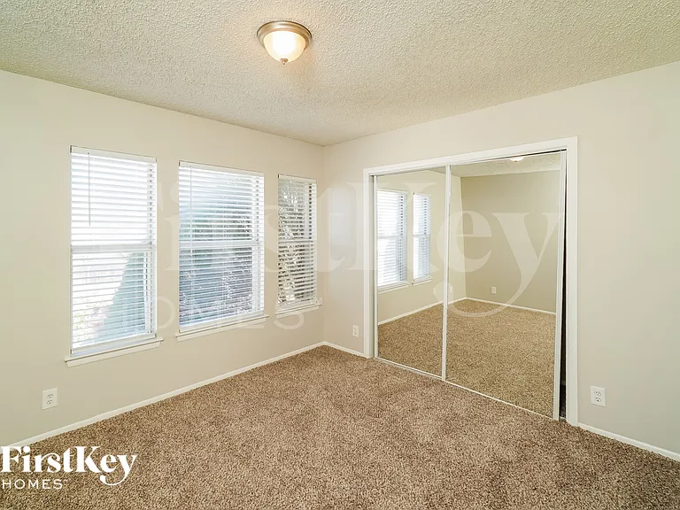 14219 N Hills Village Dr — Photo 13