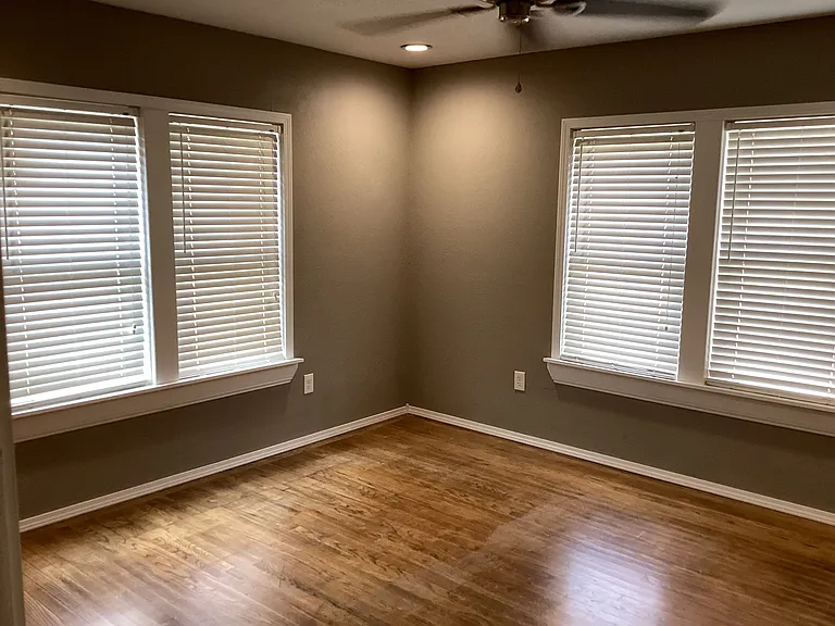 SW bedroom.