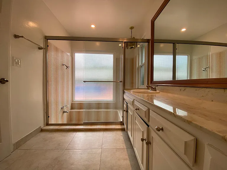22539 Waterbury St — Photo 22
