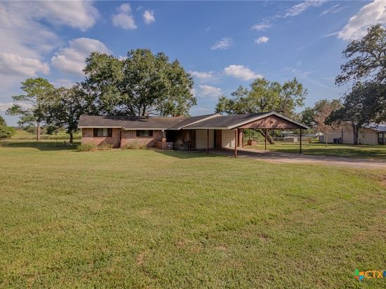 115 Cavalry Rd, Victoria, TX 77905