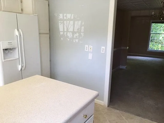 3 bed, 1957 sqft, $2,100 — Photo 3