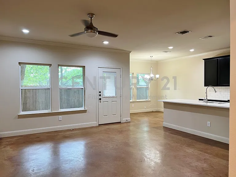 1312 W Jefferson St #5 — Photo 2