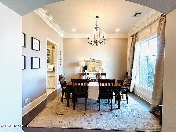 3rd image of 302 Gleneagles Cir