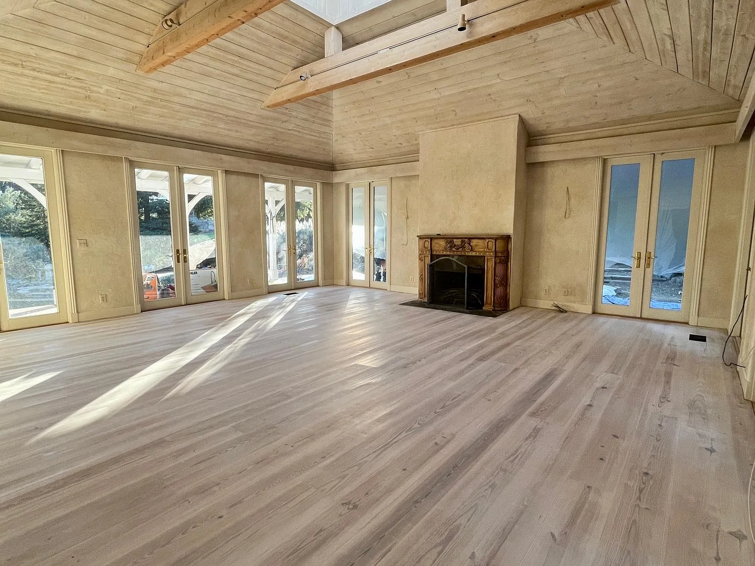 1142 Moore Rd — Photo 3