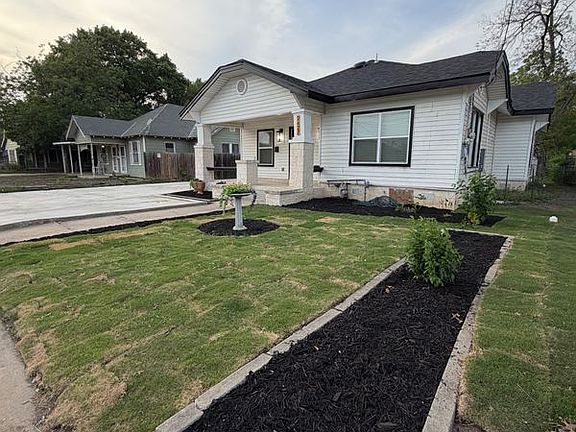 3rd image of 2427 W Southcross Blvd #1