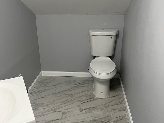 4th image of 710 N Lafayette St