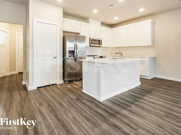 18326 W Centro Cir — Photo 9