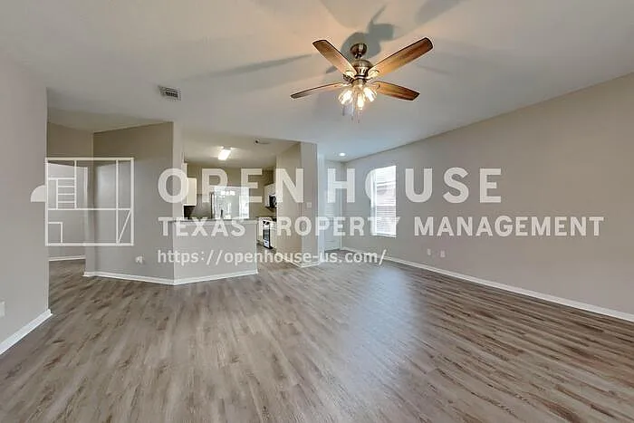 15323 Fir Woods Ln — Photo 3