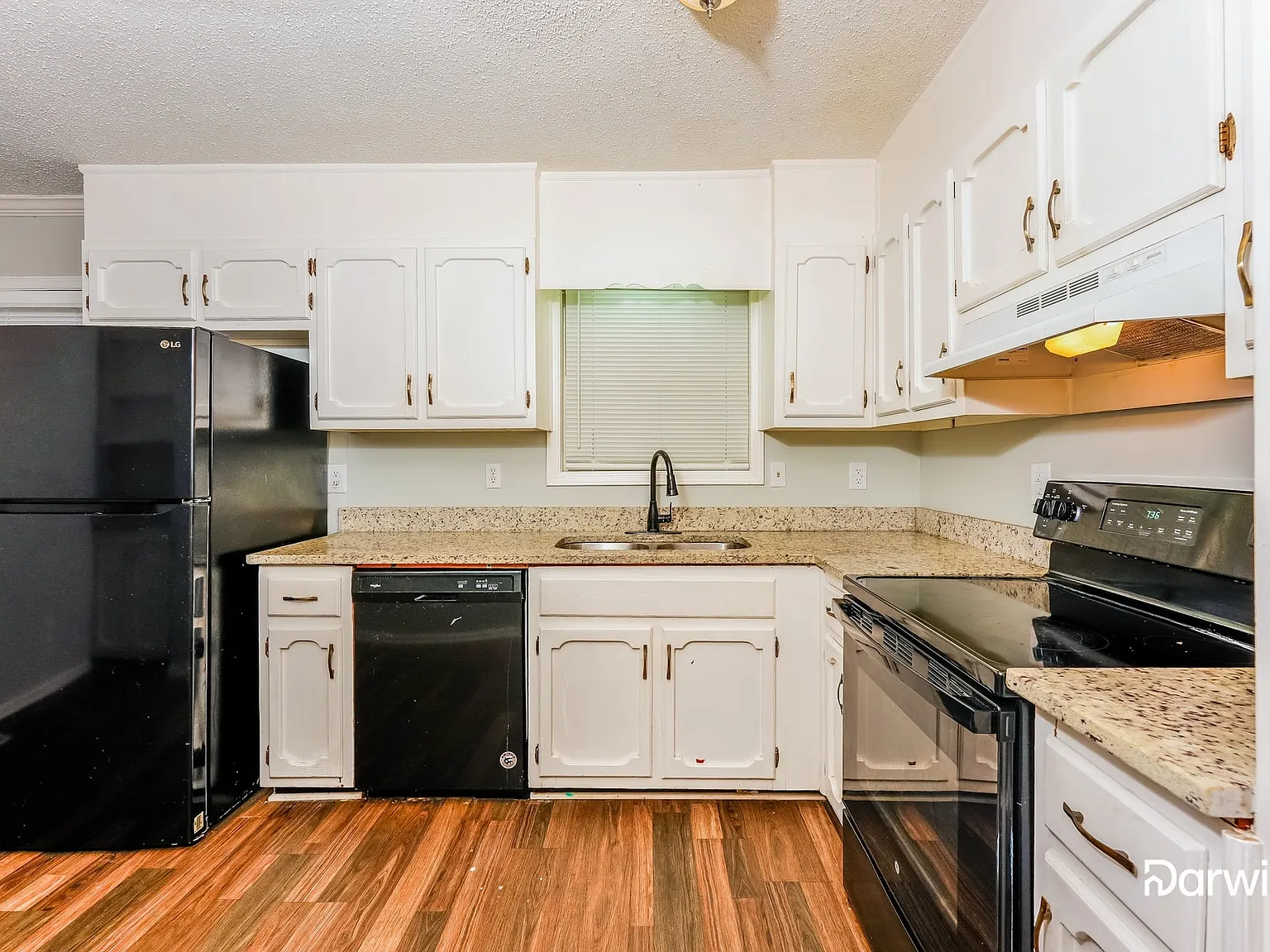 4 bed, 2.5 bath, 2120 sqft, $1,815 — Photo 4