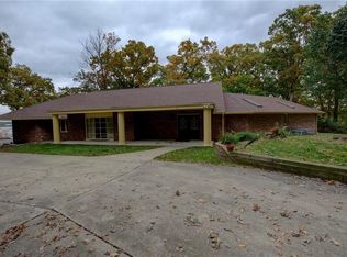 74 S Shores Dr, Decatur, IL 62521