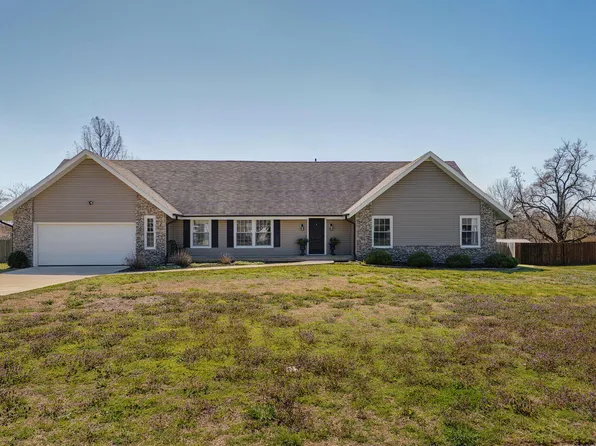 3420 W Moark Street, Springfield, MO 65810