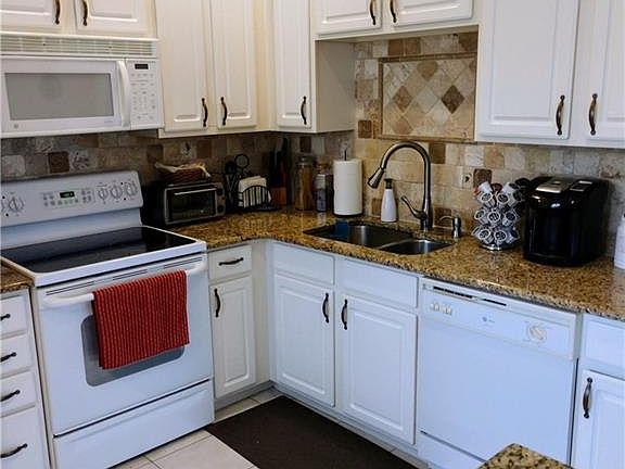 5th image of 7665 Meadow Lakes Dr APT 1104