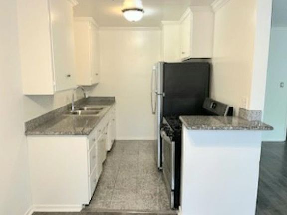 4th image of 2352 Glendale Blvd #14