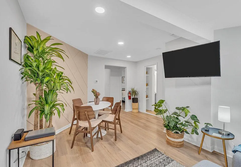 506 Brinley Ave #5