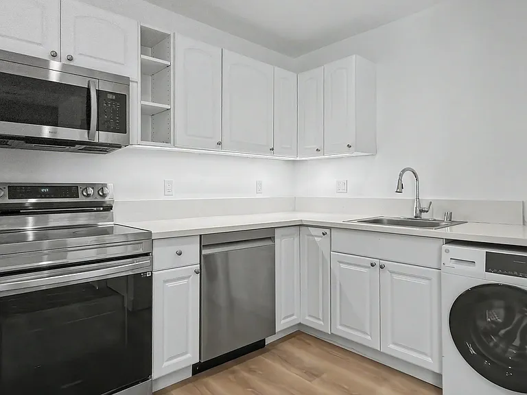 545 W Shenandoah St #B — Photo 2