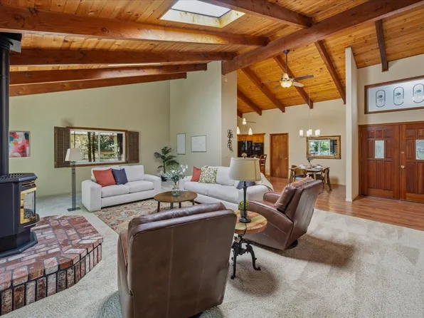 19555 Chaparral Cir, Penn Valley, CA 95946