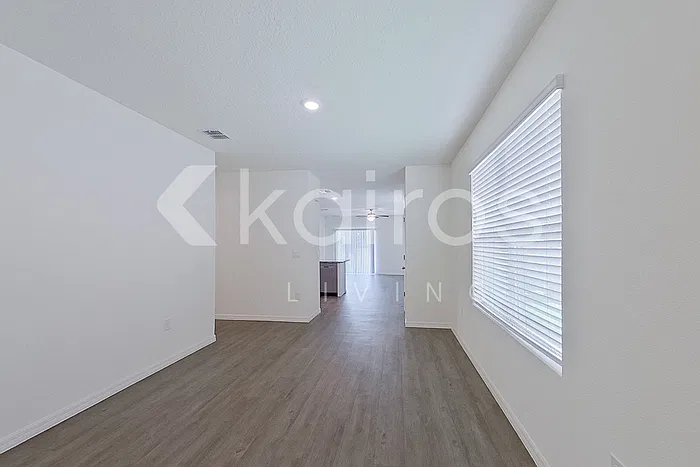 3 bed, 2.0 bath, 1504 sqft, $1,975 — Photo 4