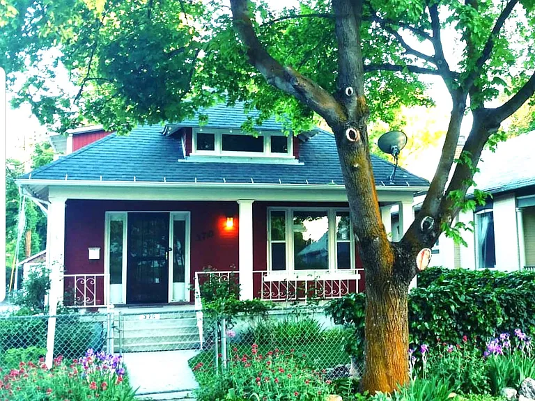 370 E Kensington Ave — Photo 2