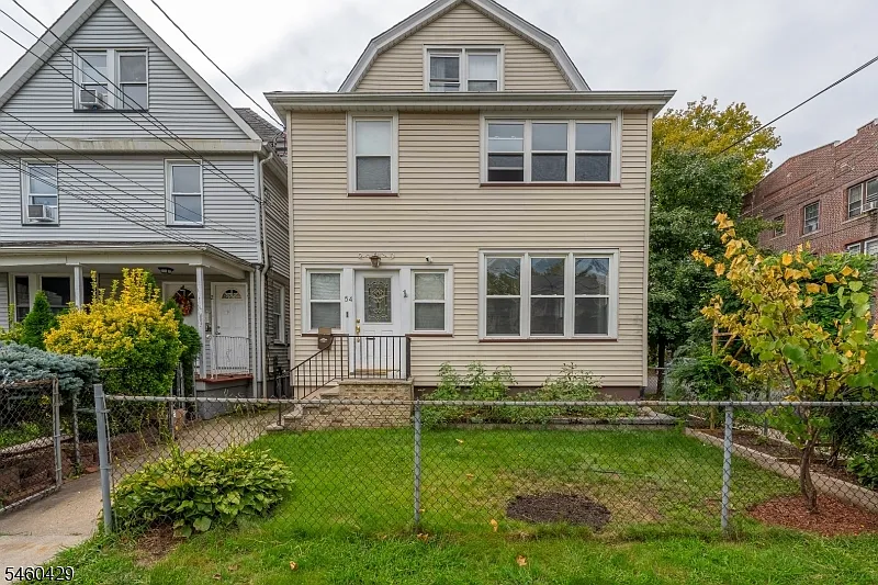 2 bed, 1.0 bath, $2,500 — Photo 1
