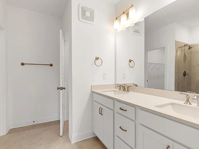 1204 S Person St #101 — Photo 14