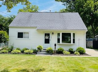 647 Tallkron Dr, Akron, OH 44305