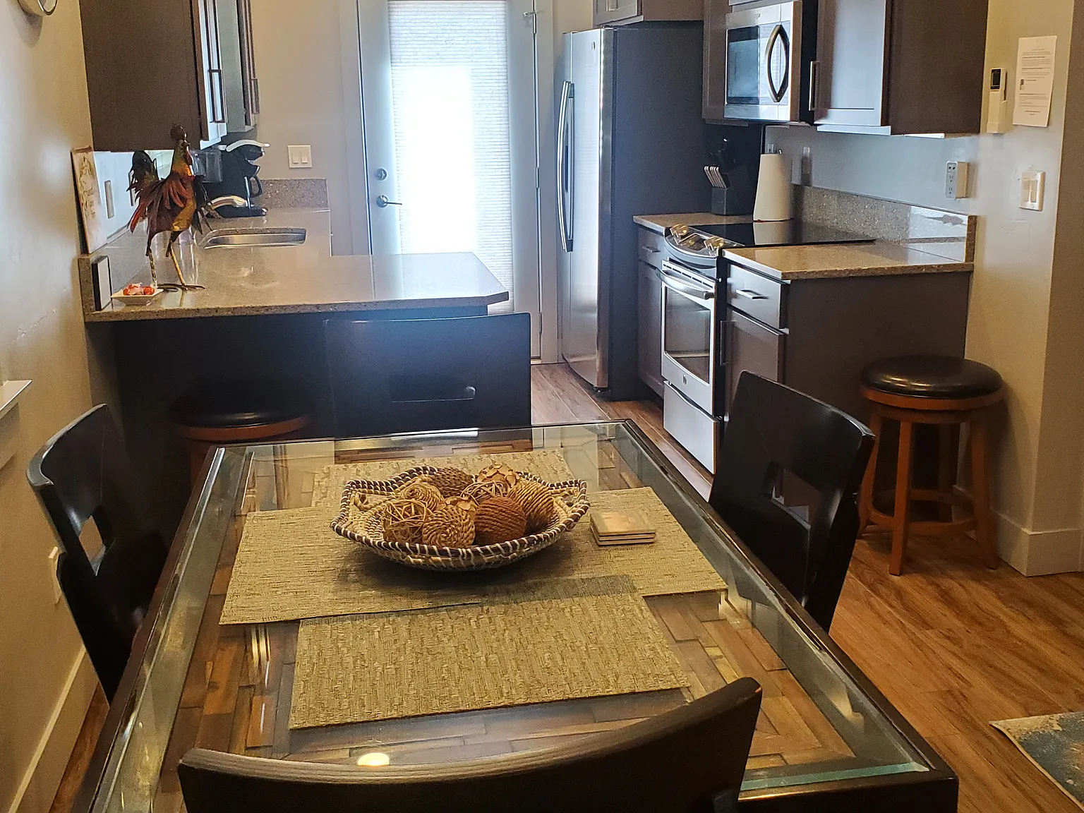 3 bed, 1480 sqft, $2,325 — Photo 3