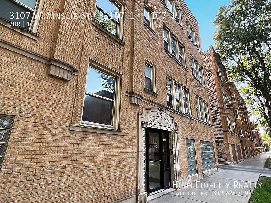 1st image of 3107 W Ainslie St APT 1