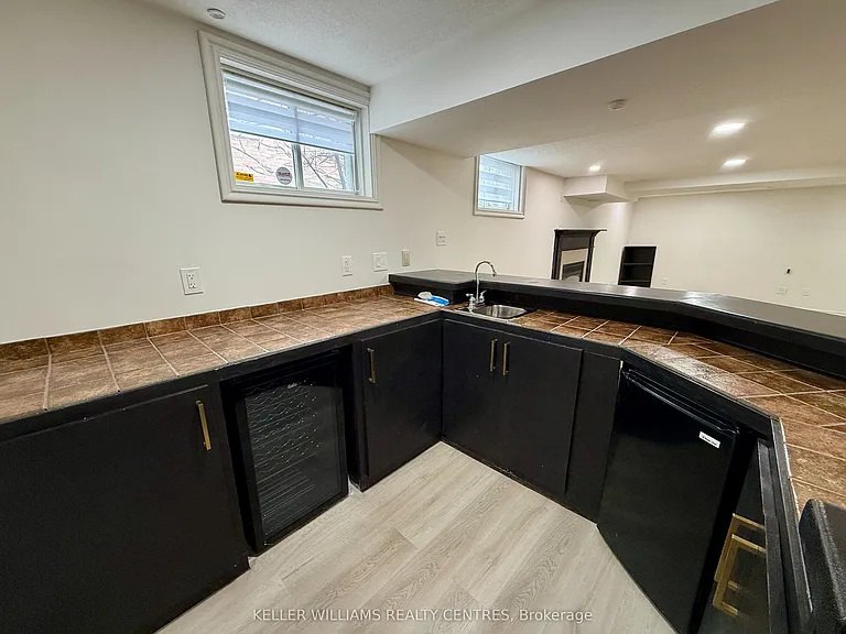 19 Northview Cres — Photo 36