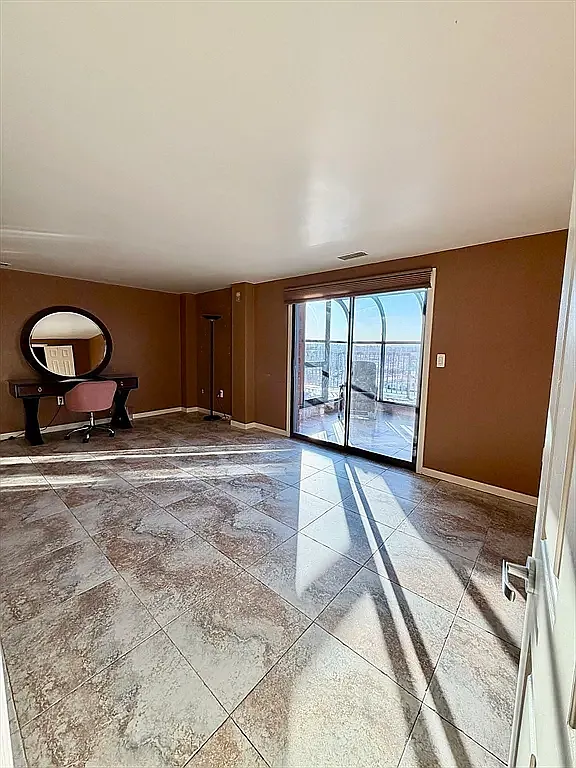3 bed, 1644 sqft, $4,600 — Photo 3