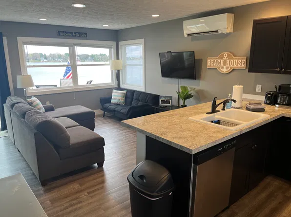 (undisclosed Address), Traverse City, MI 49685