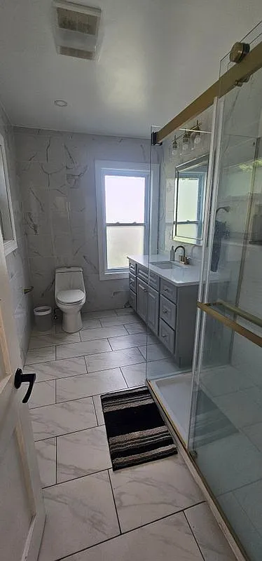 6 bed, 2.0 bath, 1450 sqft, $4,350 — Photo 2