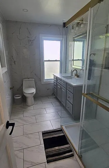 379 University Ave — Photo 2