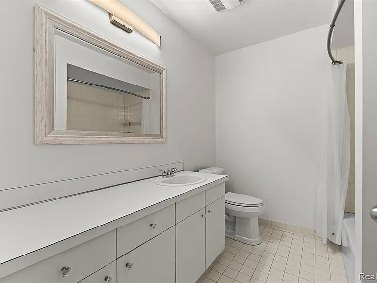 6680 Ridgefield Cir — Photo 27