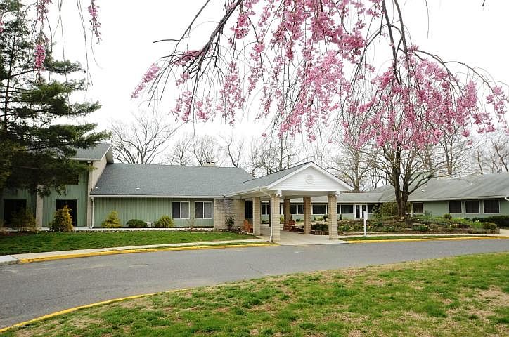 1st image of 18 Eastport Ct