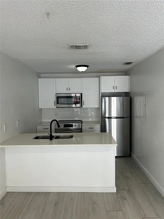 2 bed, 2.0 bath, 854 sqft, $1,125 — Photo 2