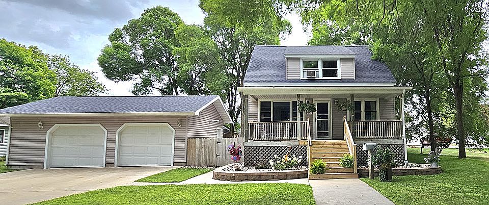 1st image of 519 Dakota Ave