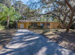 610 E River Dr, Temple Terrace, FL 33617