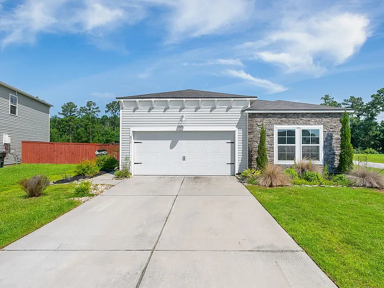 477 Spanish Wells Rd — Photo 2