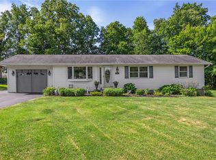 244 Farmview Dr, Macedon, NY 14502