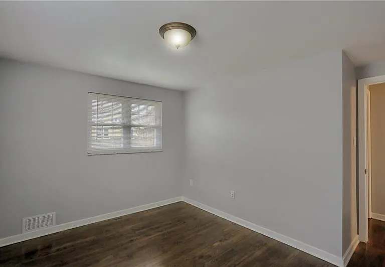 716 Maple Ln — Photo 16