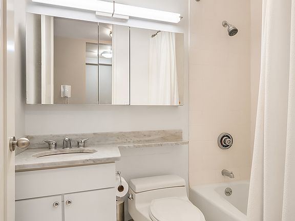 4th image of 393 W 49th St APT 2MM