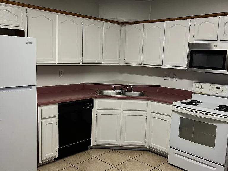 8466 Riverwood Farms Pkwy — Photo 7