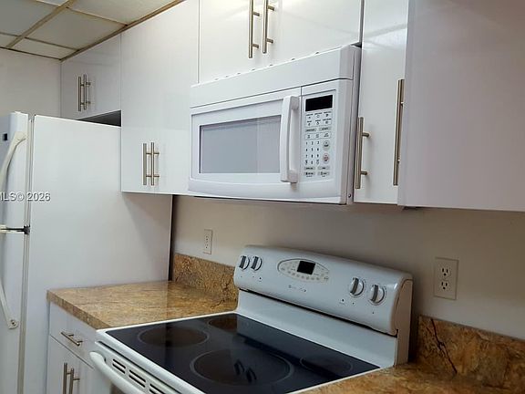 3rd image of 19701 SW 114th Ave APT 266