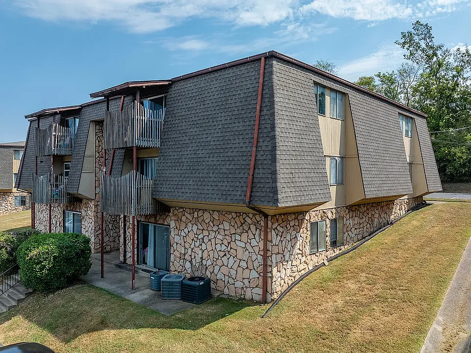 Hartford House Apartments